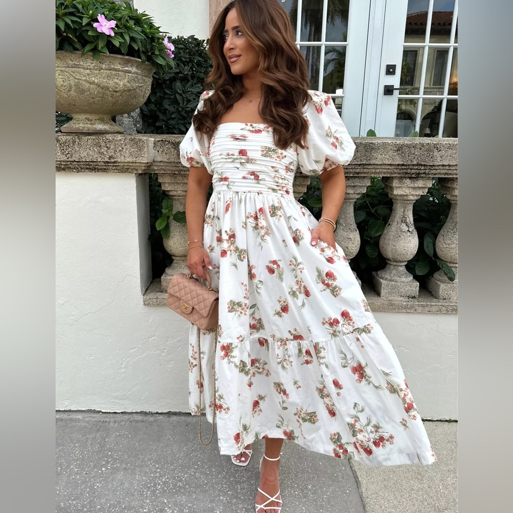 Abercrombie Strawberry Emerson Dress